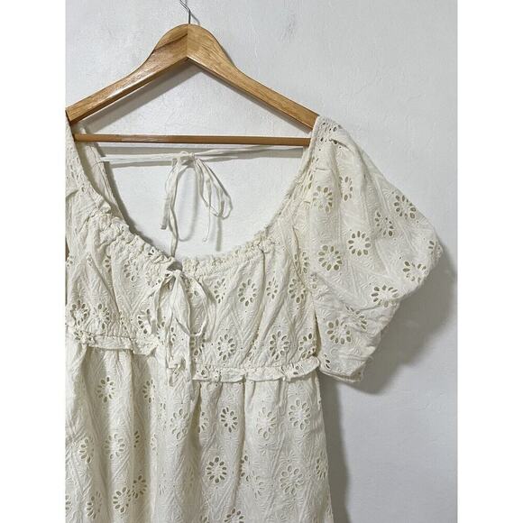 Anthropologie Pilcro Puff Sleeve Eyelet Playsuit Romper Jumper Size MP White NEW - Picture 3 of 9